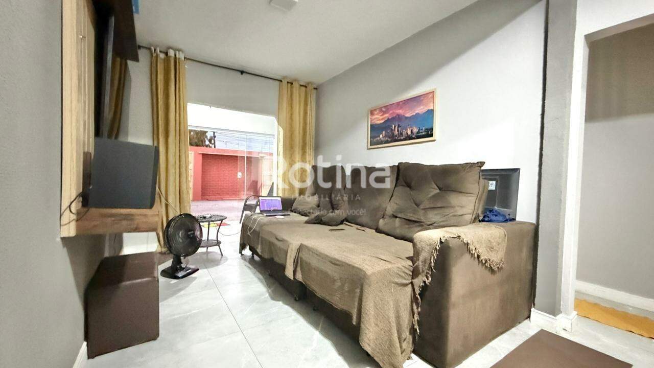 Casa Condomínio Fechado à venda, 2 quartos em Uberlândia no bairro Jardim Holanda no valor de R$ 450.000,00 - Rotina Imobiliária: 