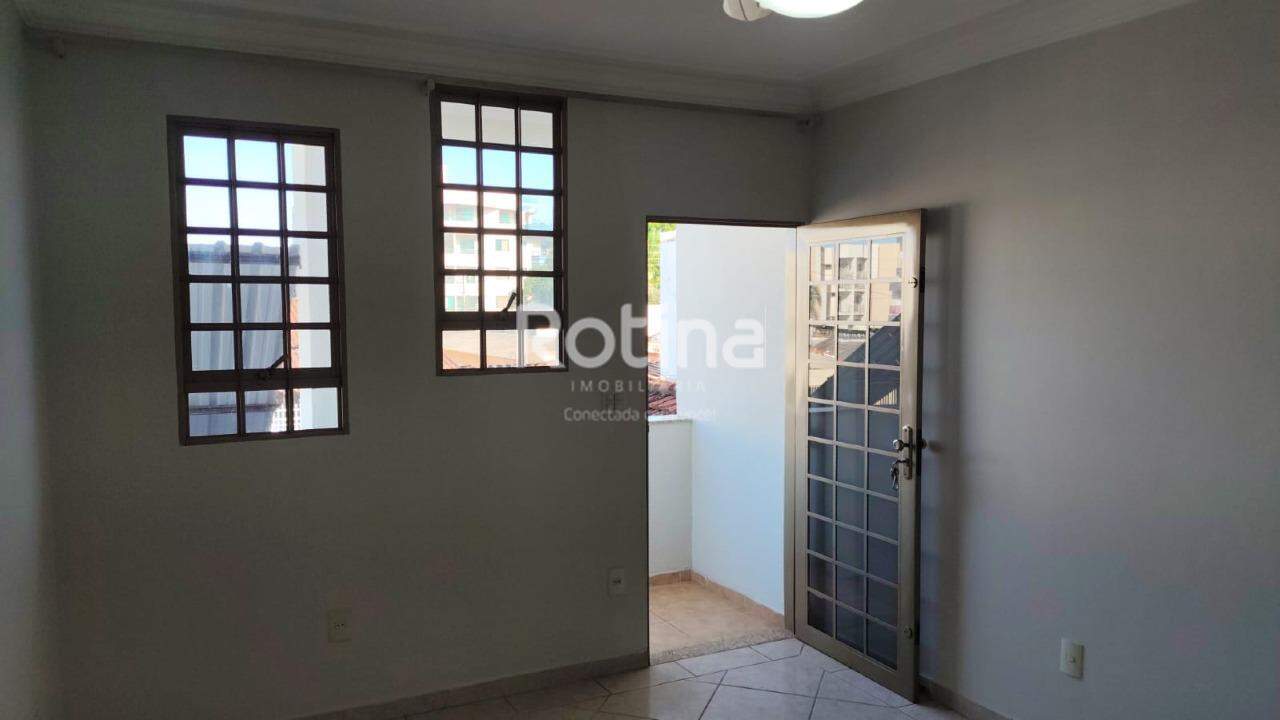 Apartamento para alugar, 3 quartos em Uberlândia no bairro Brasil no valor de R$ 2.500,00 - Rotina Imobiliária: 