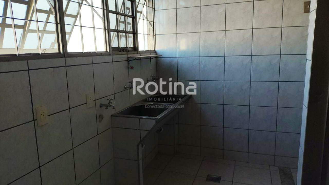 Apartamento para alugar, 3 quartos em Uberlândia no bairro Brasil no valor de R$ 2.500,00 - Rotina Imobiliária: 