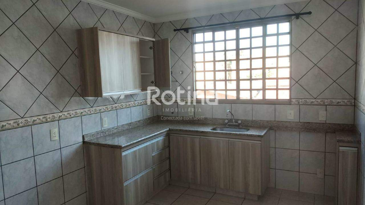 Apartamento para alugar, 3 quartos em Uberlândia no bairro Brasil no valor de R$ 2.500,00 - Rotina Imobiliária: 