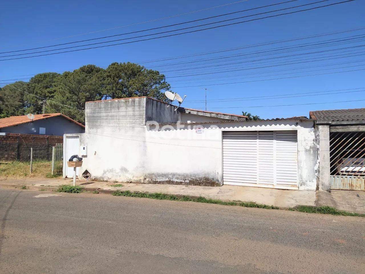 Casa para alugar, 3 quartos em Uberlândia no bairro Jardim Ipanema no valor de R$ 1.900,00 - Rotina Imobiliária: 
