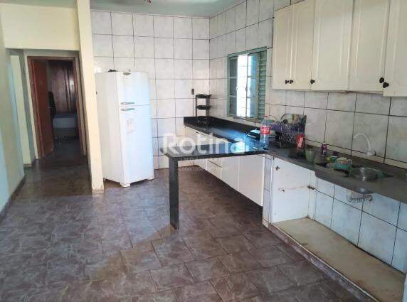 Casa para alugar, 3 quartos em Uberlândia no bairro Jardim Ipanema no valor de R$ 1.900,00 - Rotina Imobiliária: 