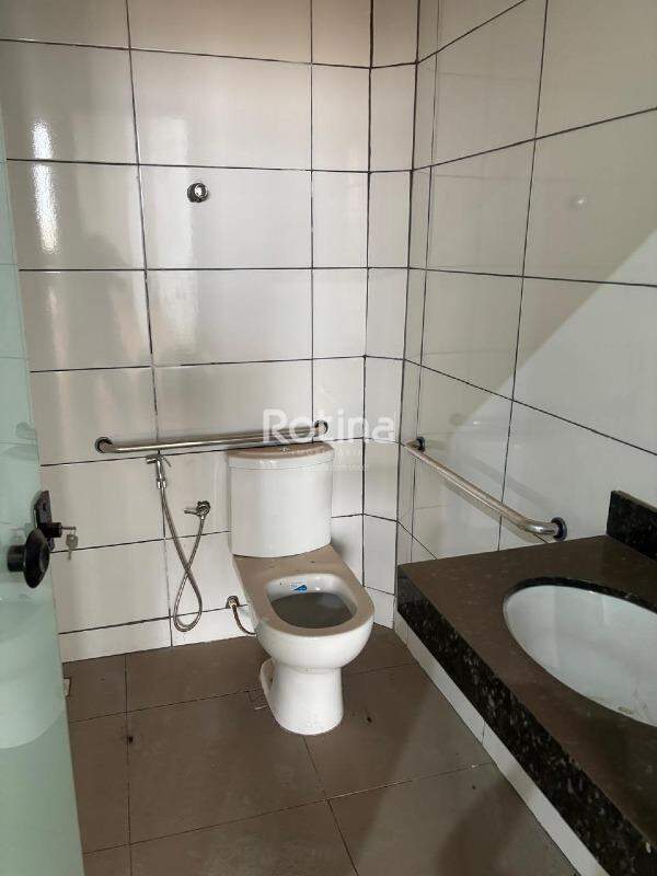 Galpão para alugar, em Uberlândia no bairro Residencial Lago Azul no valor de R$ 4.000,00 - Rotina Imobiliária: 