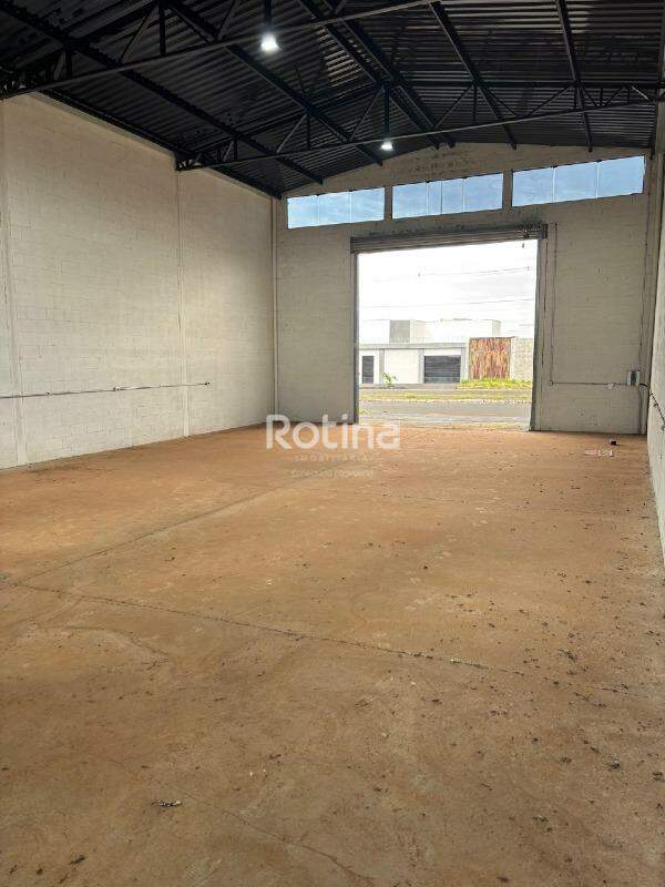 Galpão para alugar, em Uberlândia no bairro Residencial Lago Azul no valor de R$ 4.000,00 - Rotina Imobiliária: 