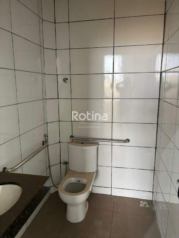 Galpão para alugar, em Uberlândia no bairro Residencial Lago Azul no valor de R$ 4.000,00 - Rotina Imobiliária: 