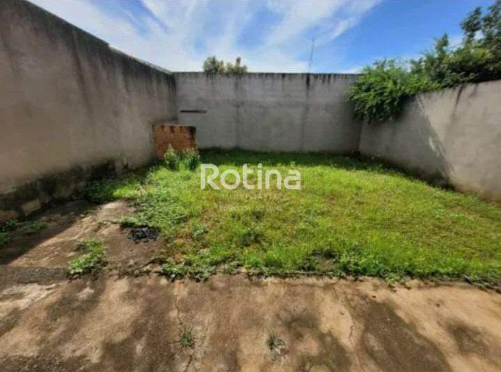Casa à venda, 2 quartos em Uberlândia no bairro Shopping Park no valor de R$ 290.000,00 - Rotina Imobiliária: Quintal