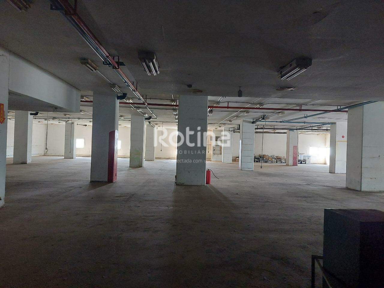 Sala para alugar, em Uberlândia no bairro Centro no valor de R$ 21.000,00 - Rotina Imobiliária: 