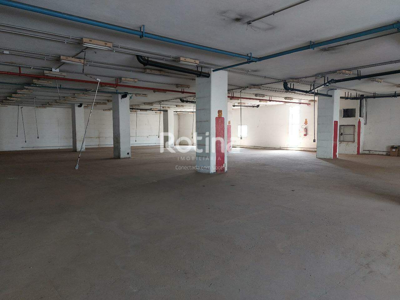 Sala para alugar, em Uberlândia no bairro Centro no valor de R$ 21.000,00 - Rotina Imobiliária: 