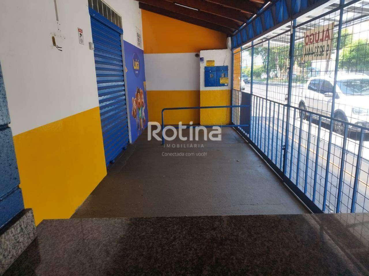 Comercial para alugar, em Uberlândia no bairro Marta Helena no valor de R$ 1.800,00 - Rotina Imobiliária: 