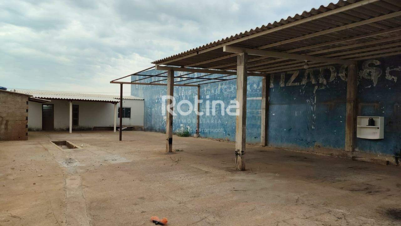 Comercial para alugar, em Uberlândia no bairro Santa Mônica no valor de R$ 3.000,00 - Rotina Imobiliária: 