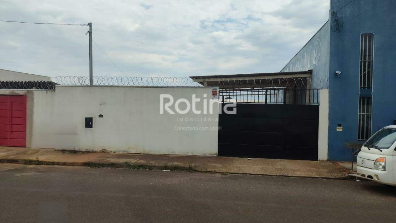 Comercial para alugar, em Uberlândia no bairro Santa Mônica no valor de R$ 3.000,00 - Rotina Imobiliária: 