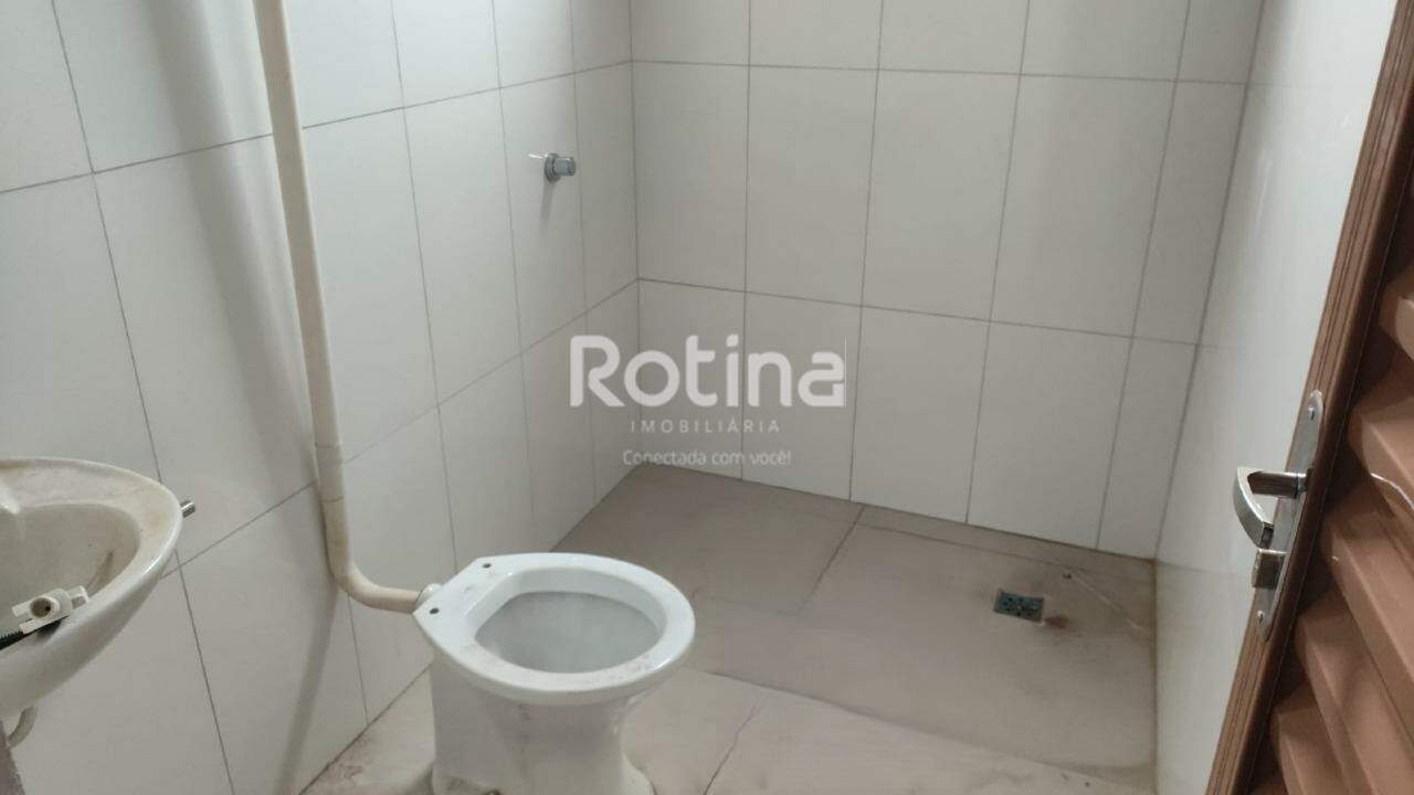 Comercial para alugar, em Uberlândia no bairro Santa Mônica no valor de R$ 3.000,00 - Rotina Imobiliária: 