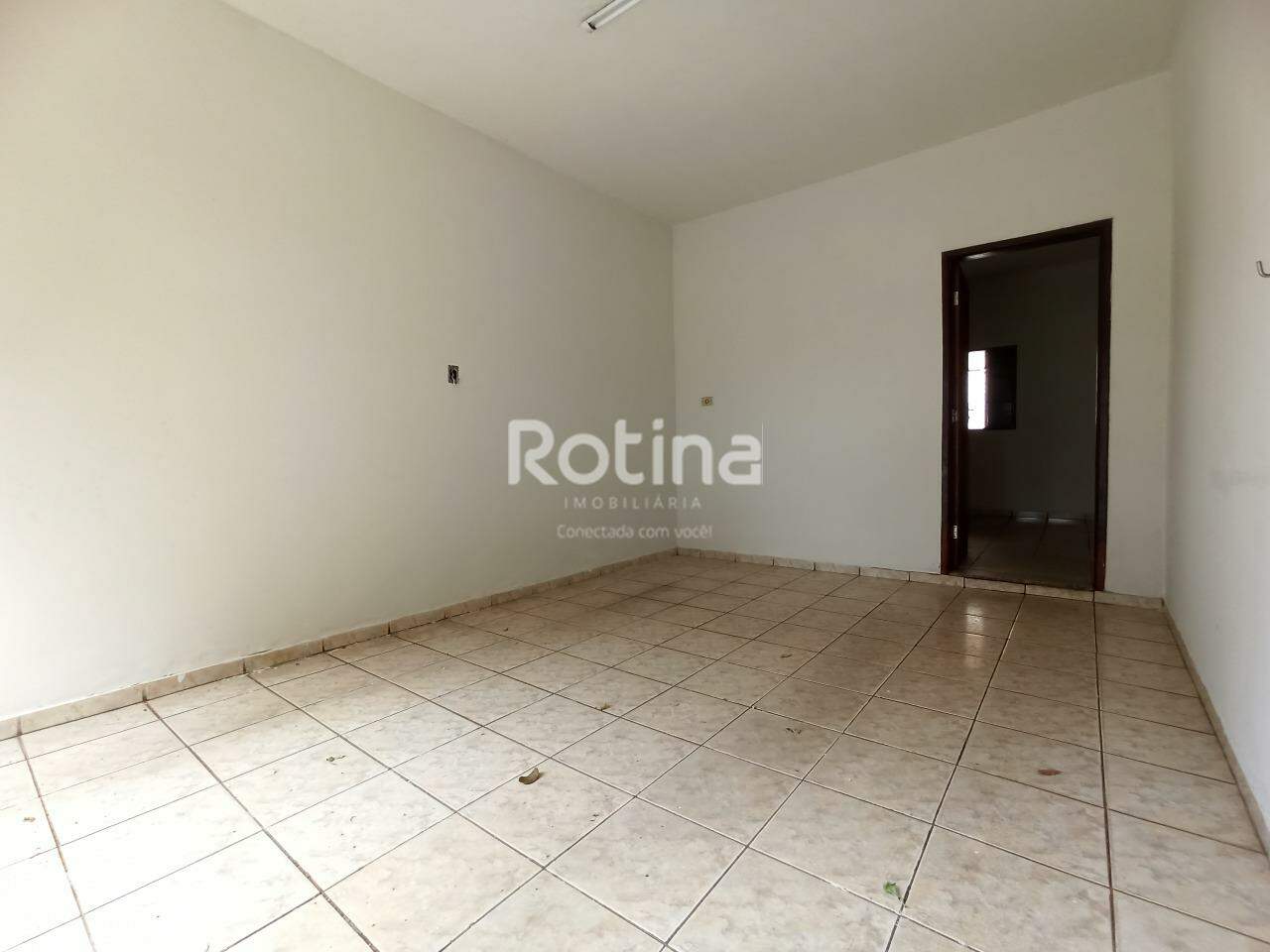 Casa para alugar, 2 quartos em Uberlândia no bairro Planalto no valor de R$ 1.100,00 - Rotina Imobiliária: 