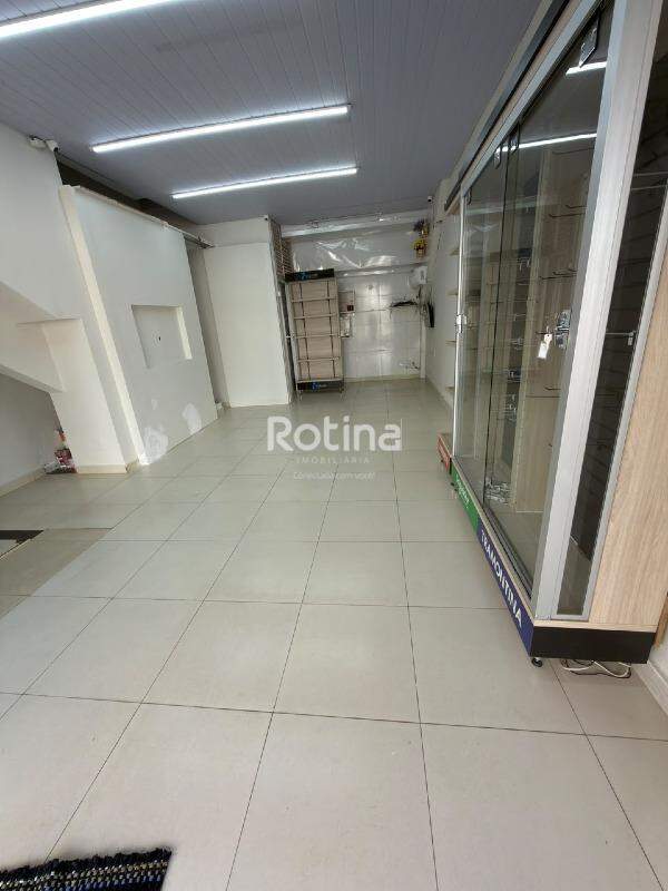 Comercial para alugar, em Uberlândia no bairro Nossa Senhora Aparecida no valor de R$ 2.600,00 - Rotina Imobiliária: 