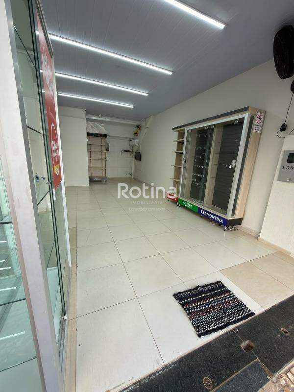 Comercial para alugar, em Uberlândia no bairro Nossa Senhora Aparecida no valor de R$ 2.600,00 - Rotina Imobiliária: 