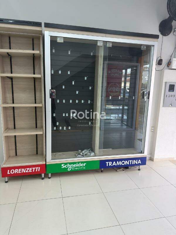 Comercial para alugar, em Uberlândia no bairro Nossa Senhora Aparecida no valor de R$ 2.600,00 - Rotina Imobiliária: 