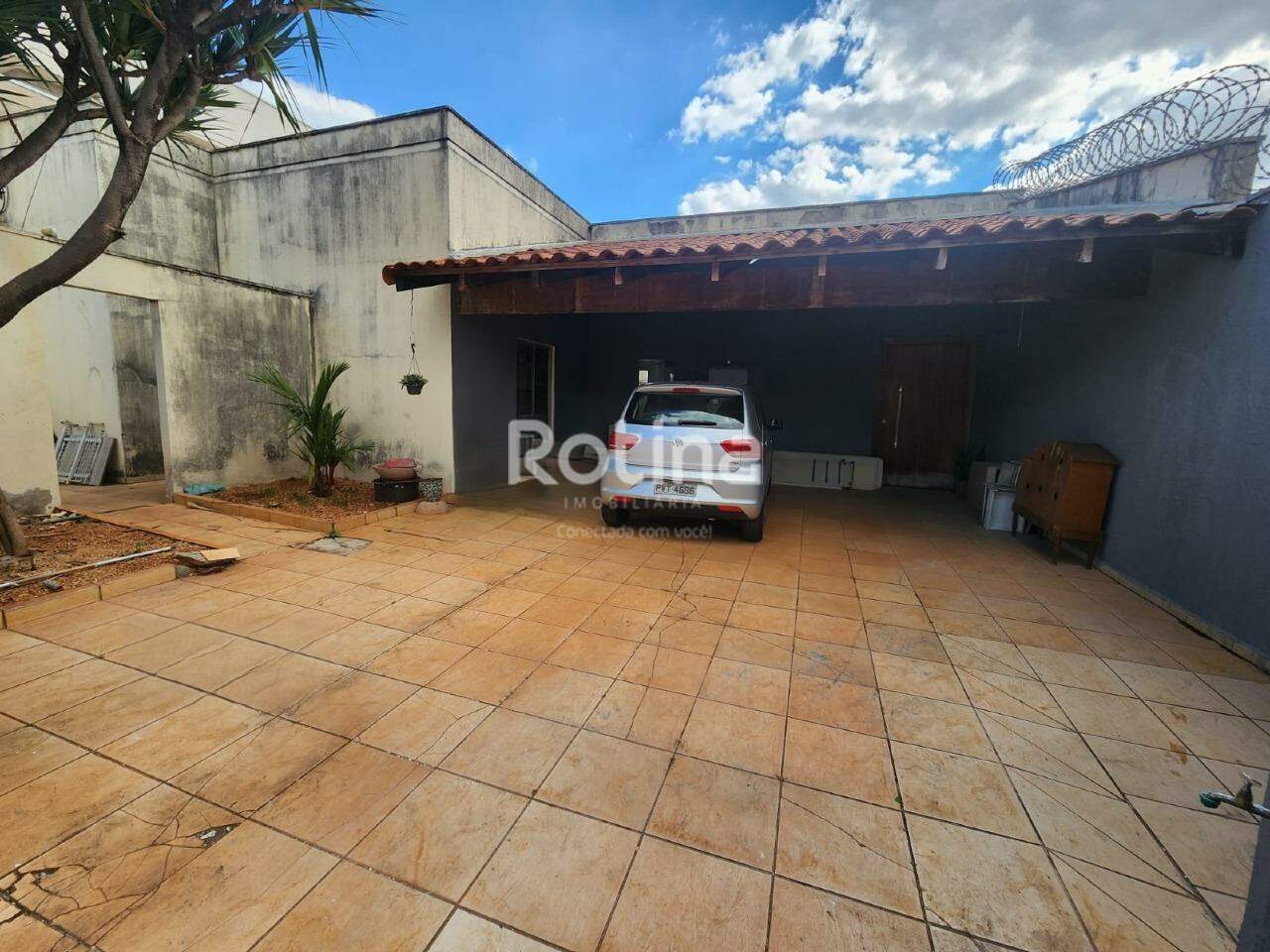 Casa para alugar, 3 quartos em Uberlândia no bairro Jardim Colina no valor de R$ 4.500,00 - Rotina Imobiliária: 
