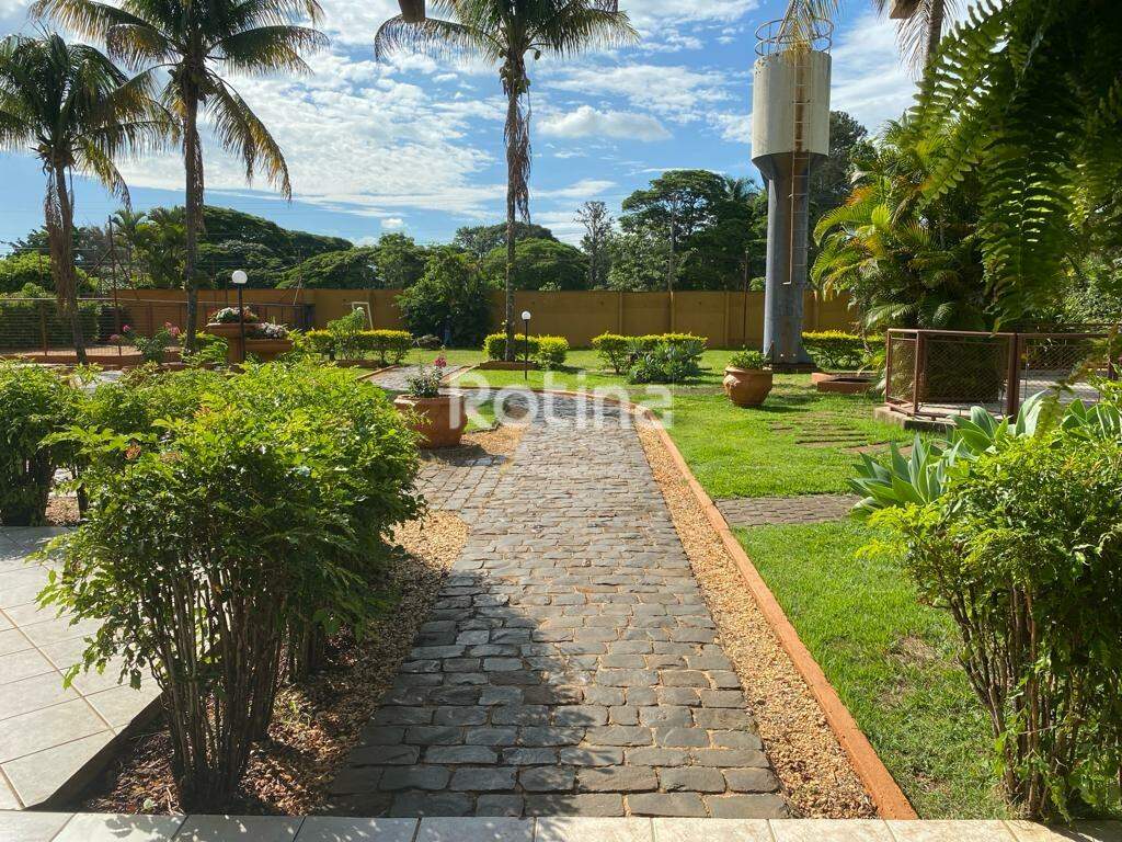 Chacara à venda, 9 quartos em Uberlândia no bairro Mansões Aeroporto no valor de R$ 2.949.000,00 - Rotina Imobiliária: 