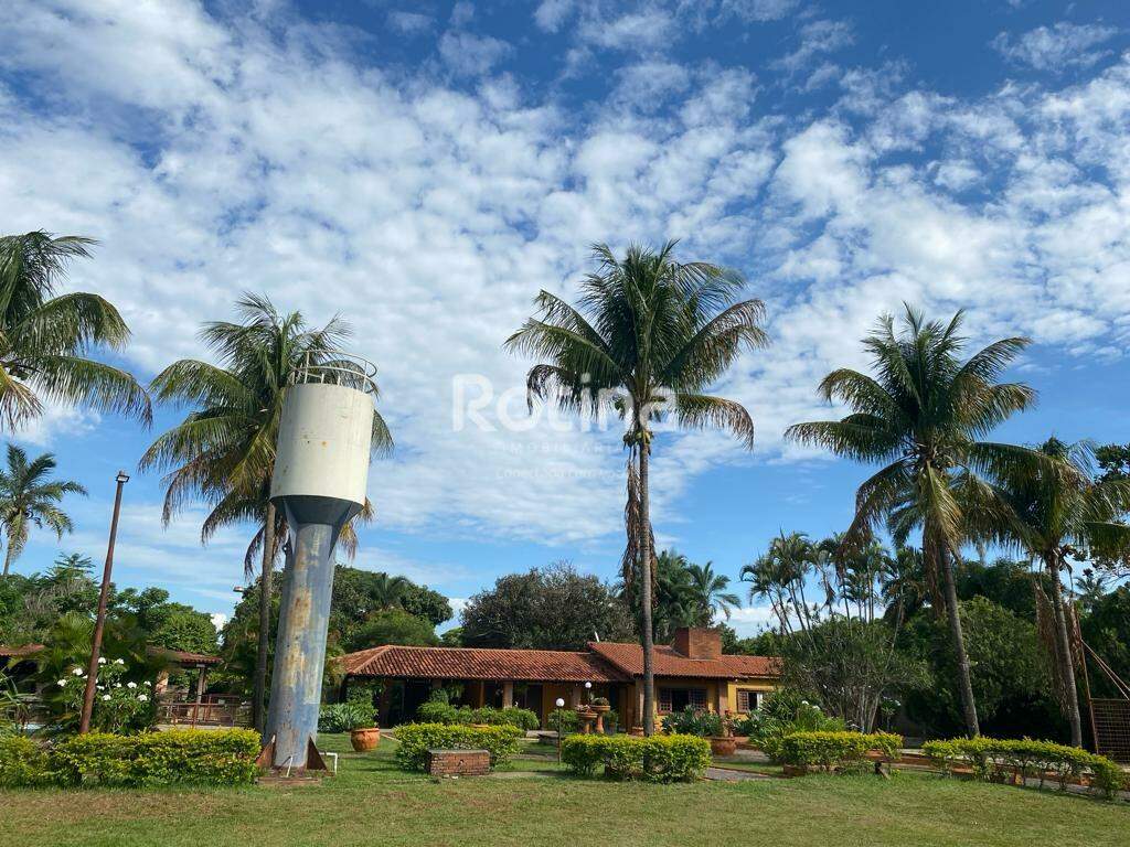 Chacara à venda, 9 quartos em Uberlândia no bairro Mansões Aeroporto no valor de R$ 2.949.000,00 - Rotina Imobiliária: 