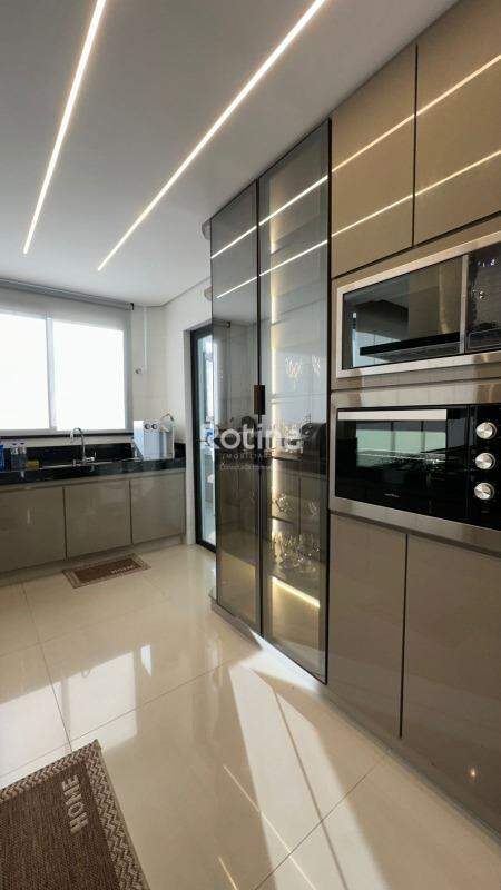 Apartamento à venda, 3 quartos em Uberlândia no bairro Santa Mônica no valor de R$ 980.000,00 - Rotina Imobiliária: 