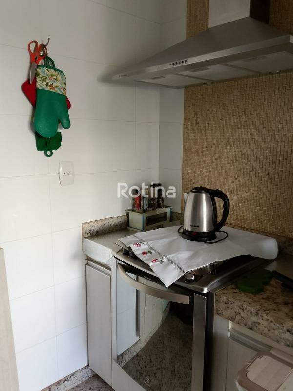 Apartamento à venda, 3 quartos em Uberlândia no bairro Santa Mônica no valor de R$ 480.000,00 - Rotina Imobiliária: 