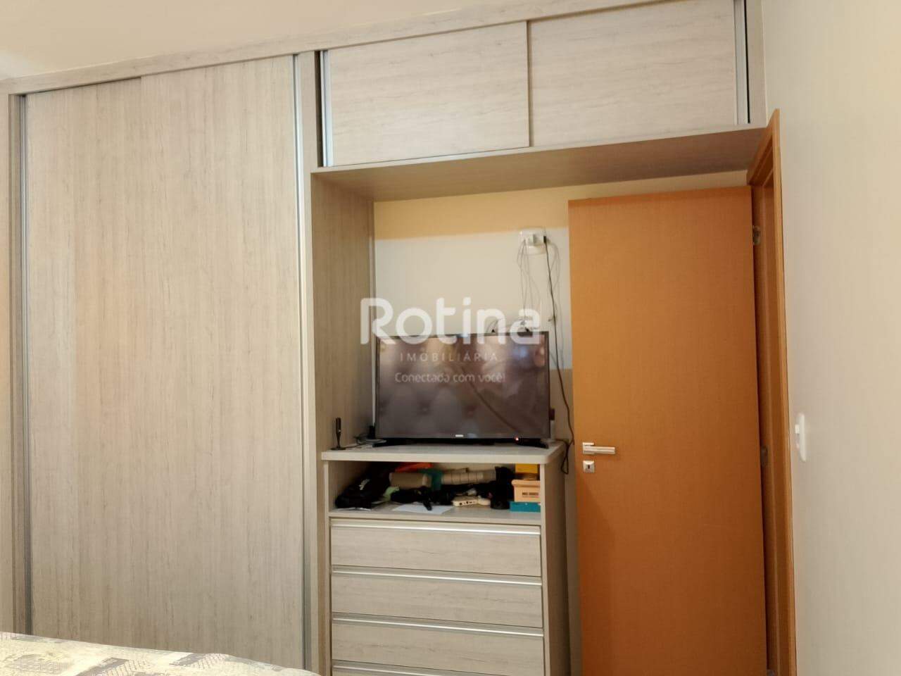Apartamento à venda, 3 quartos em Uberlândia no bairro Santa Mônica no valor de R$ 480.000,00 - Rotina Imobiliária: 