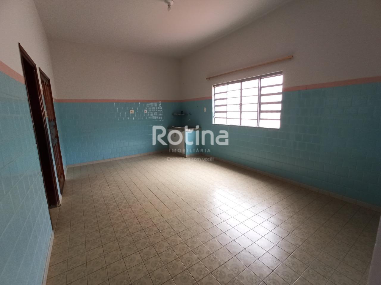 Casa para alugar, 4 quartos em Uberlândia no bairro Martins no valor de R$ 2.800,00 - Rotina Imobiliária: 