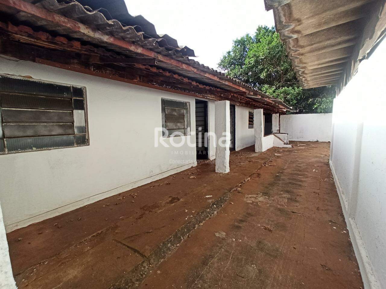 Casa para alugar, 2 quartos em Uberlândia no bairro Marta Helena no valor de R$ 850,00 - Rotina Imobiliária: 