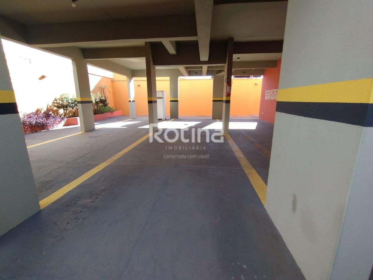 Apartamento para alugar, 3 quartos em Uberlândia no bairro Santa Mônica no valor de R$ 2.300,00 - Rotina Imobiliária: 