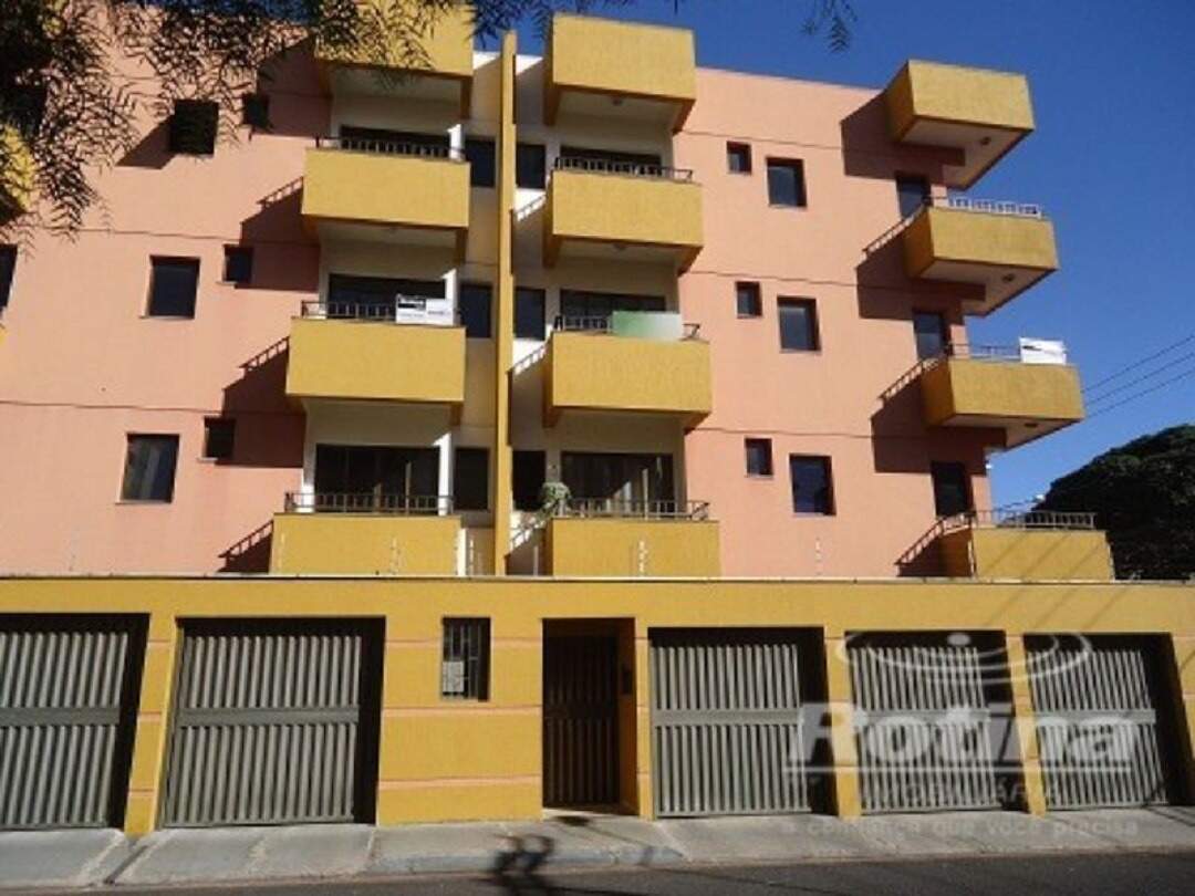 Apartamento para alugar, 3 quartos em Uberlândia no bairro Santa Mônica no valor de R$ 2.300,00 - Rotina Imobiliária: 