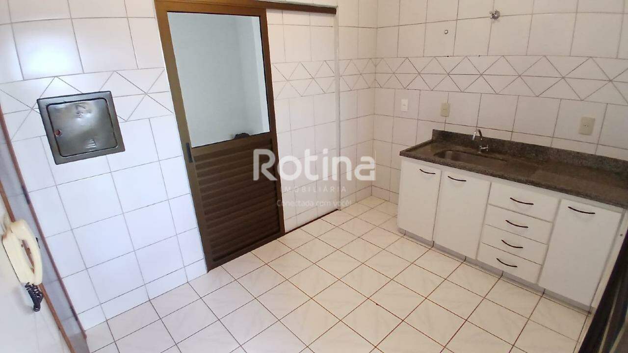 Apartamento para alugar, 3 quartos em Uberlândia no bairro Santa Mônica no valor de R$ 2.300,00 - Rotina Imobiliária: 