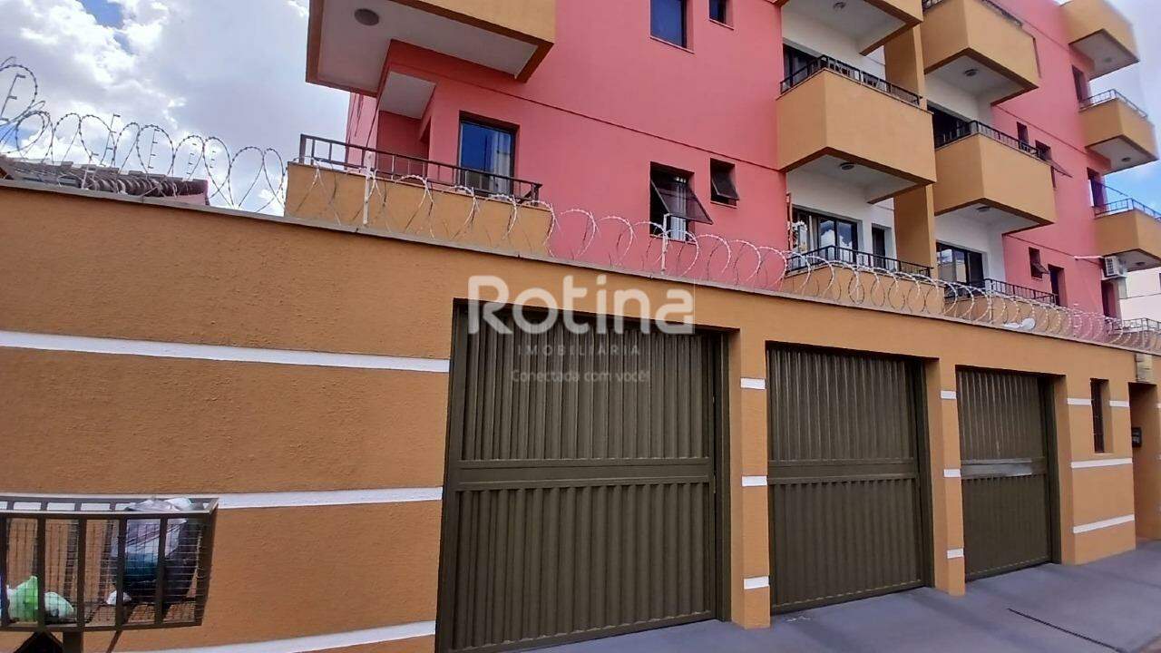 Apartamento para alugar, 3 quartos em Uberlândia no bairro Santa Mônica no valor de R$ 2.300,00 - Rotina Imobiliária: 
