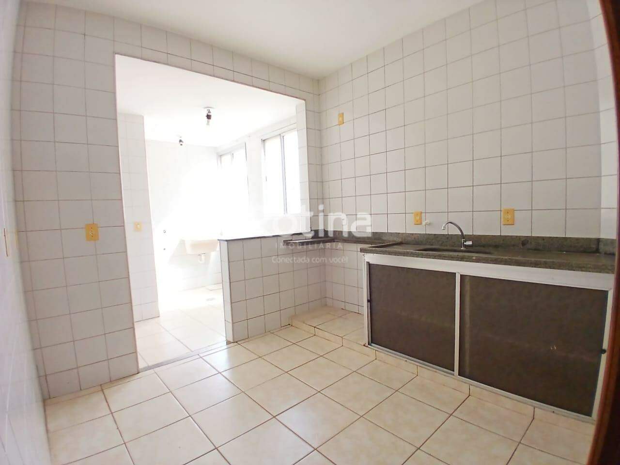 Apartamento para alugar, 3 quartos em Uberlândia no bairro Santa Mônica no valor de R$ 1.800,00 - Rotina Imobiliária: 