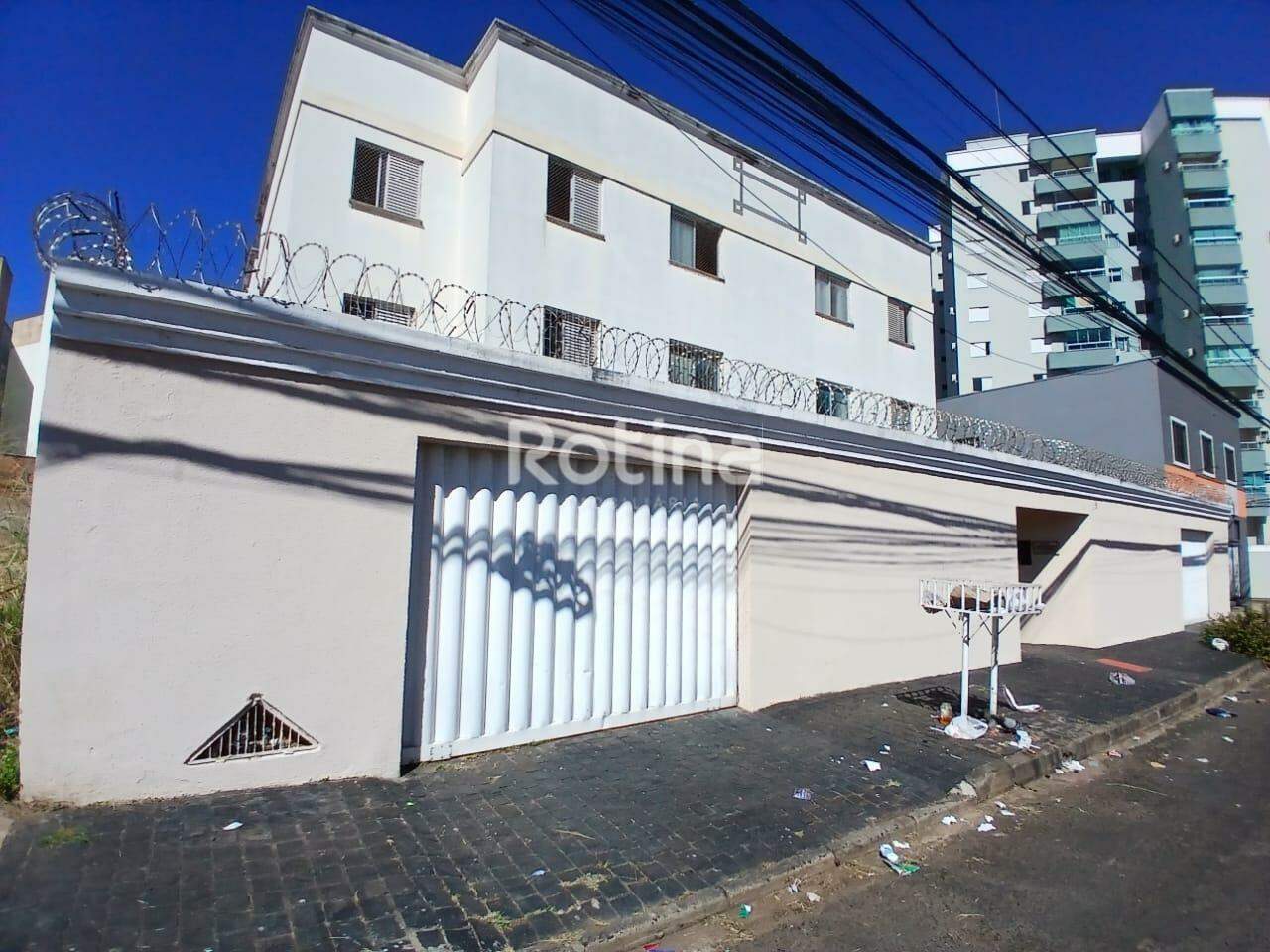 Apartamento para alugar, 3 quartos em Uberlândia no bairro Santa Mônica no valor de R$ 1.800,00 - Rotina Imobiliária: 