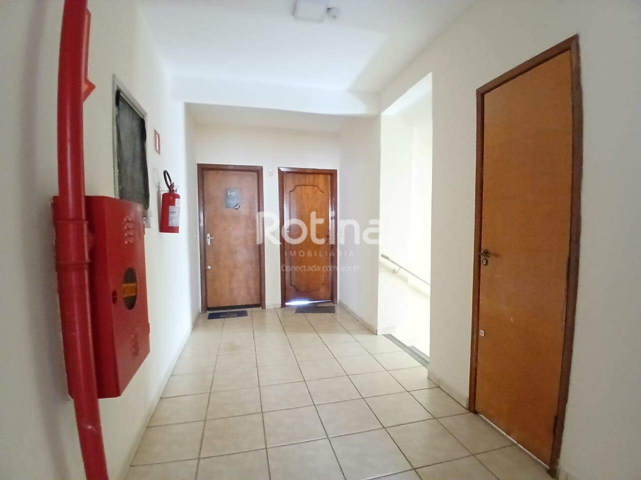 Apartamento para alugar, 3 quartos em Uberlândia no bairro Santa Mônica no valor de R$ 1.800,00 - Rotina Imobiliária: 