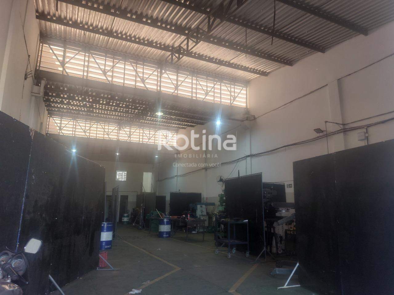 Galpão para alugar, em Uberlândia no bairro Minas Gerais no valor de R$ 12.000,00 - Rotina Imobiliária: 