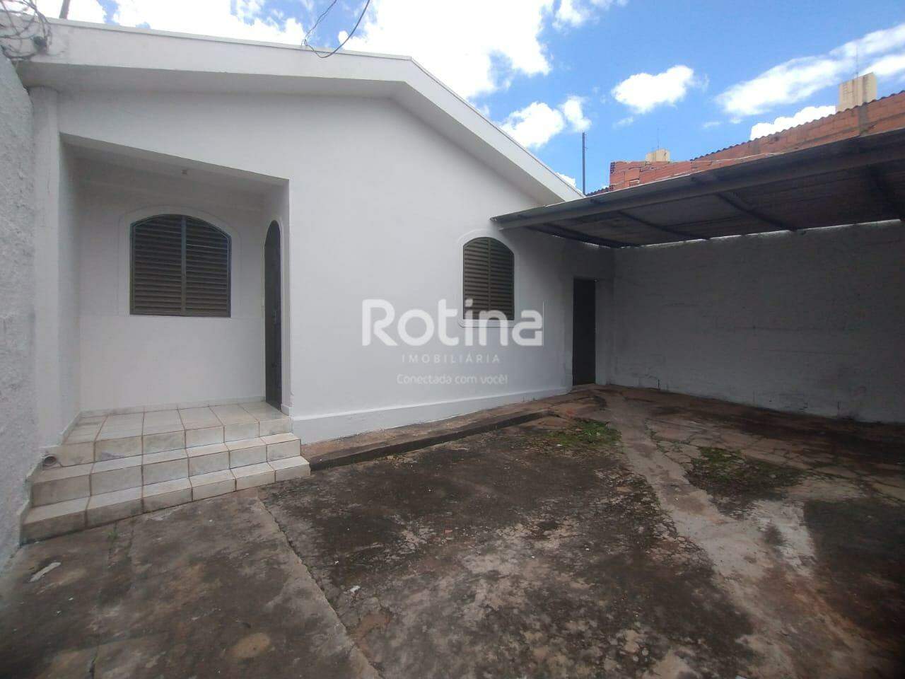 Casa para alugar, 2 quartos em Uberlândia no bairro Martins no valor de R$ 1.600,00 - Rotina Imobiliária: 