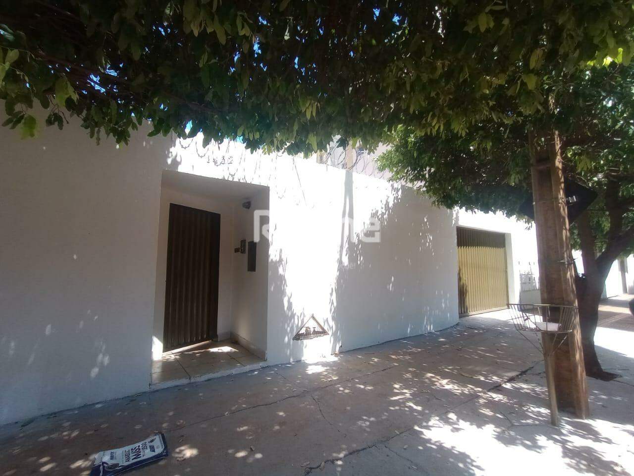 Casa para alugar, 2 quartos em Uberlândia no bairro Morada da Colina no valor de R$ 2.800,00 - Rotina Imobiliária: 