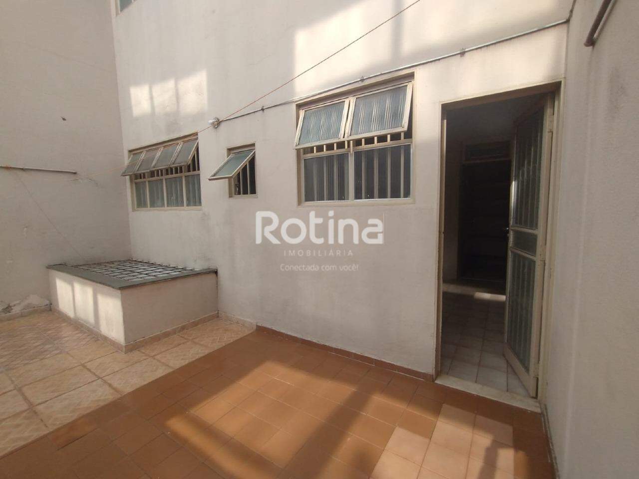 Apartamento para alugar, 3 quartos em Uberlândia no bairro Nossa Senhora Aparecida no valor de R$ 2.000,00 - Rotina Imobiliária: 