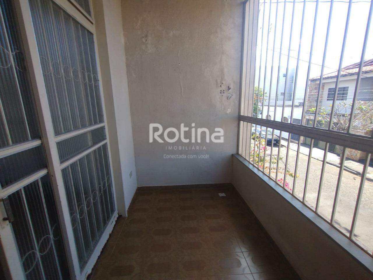 Apartamento para alugar, 3 quartos em Uberlândia no bairro Nossa Senhora Aparecida no valor de R$ 2.000,00 - Rotina Imobiliária: 