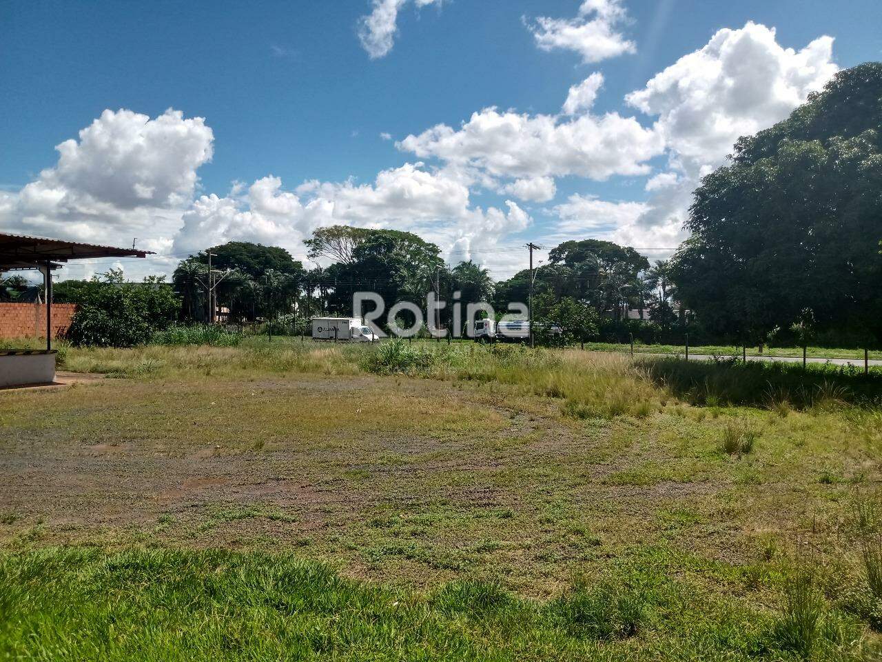 Galpão para alugar, em Uberlândia no bairro Distrito Industrial no valor de R$ 11.000,00 - Rotina Imobiliária: 