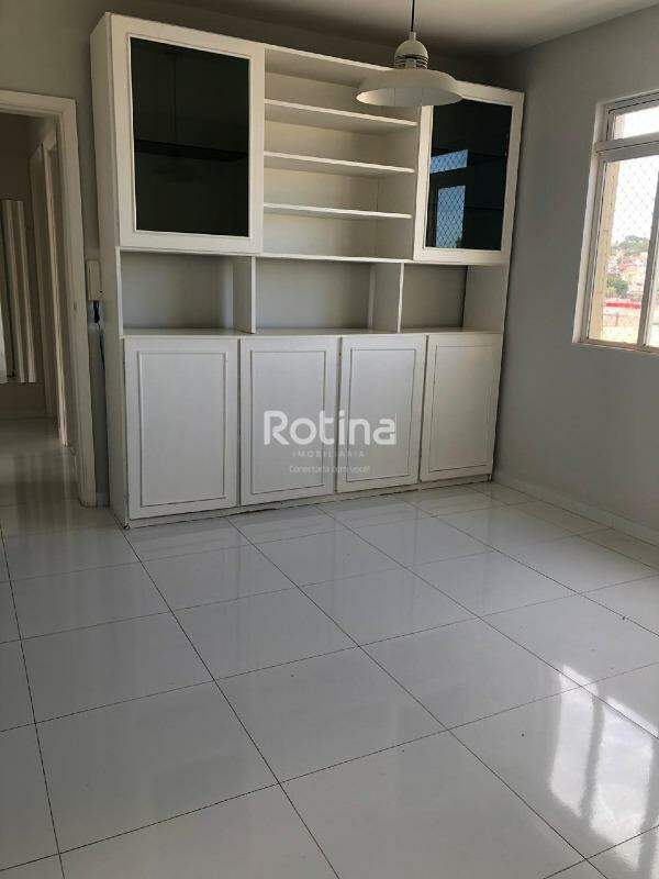 Apartamento para alugar, 3 quartos em Uberlândia no bairro Lídice no valor de R$ 2.400,00 - Rotina Imobiliária: 
