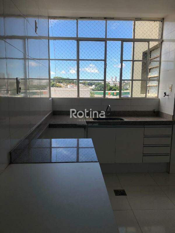 Apartamento para alugar, 3 quartos em Uberlândia no bairro Lídice no valor de R$ 2.400,00 - Rotina Imobiliária: 