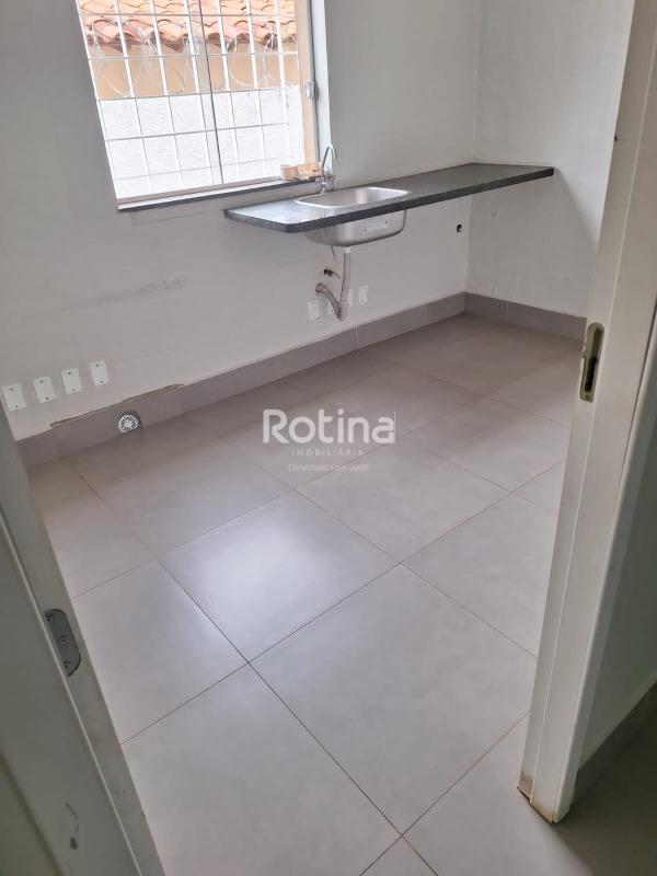 Casa para alugar, 2 quartos em Uberlândia no bairro General Osório no valor de R$ 8.000,00 - Rotina Imobiliária: 