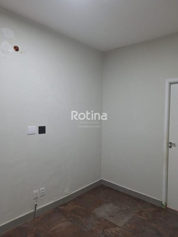 Casa para alugar, 2 quartos em Uberlândia no bairro General Osório no valor de R$ 8.000,00 - Rotina Imobiliária: 