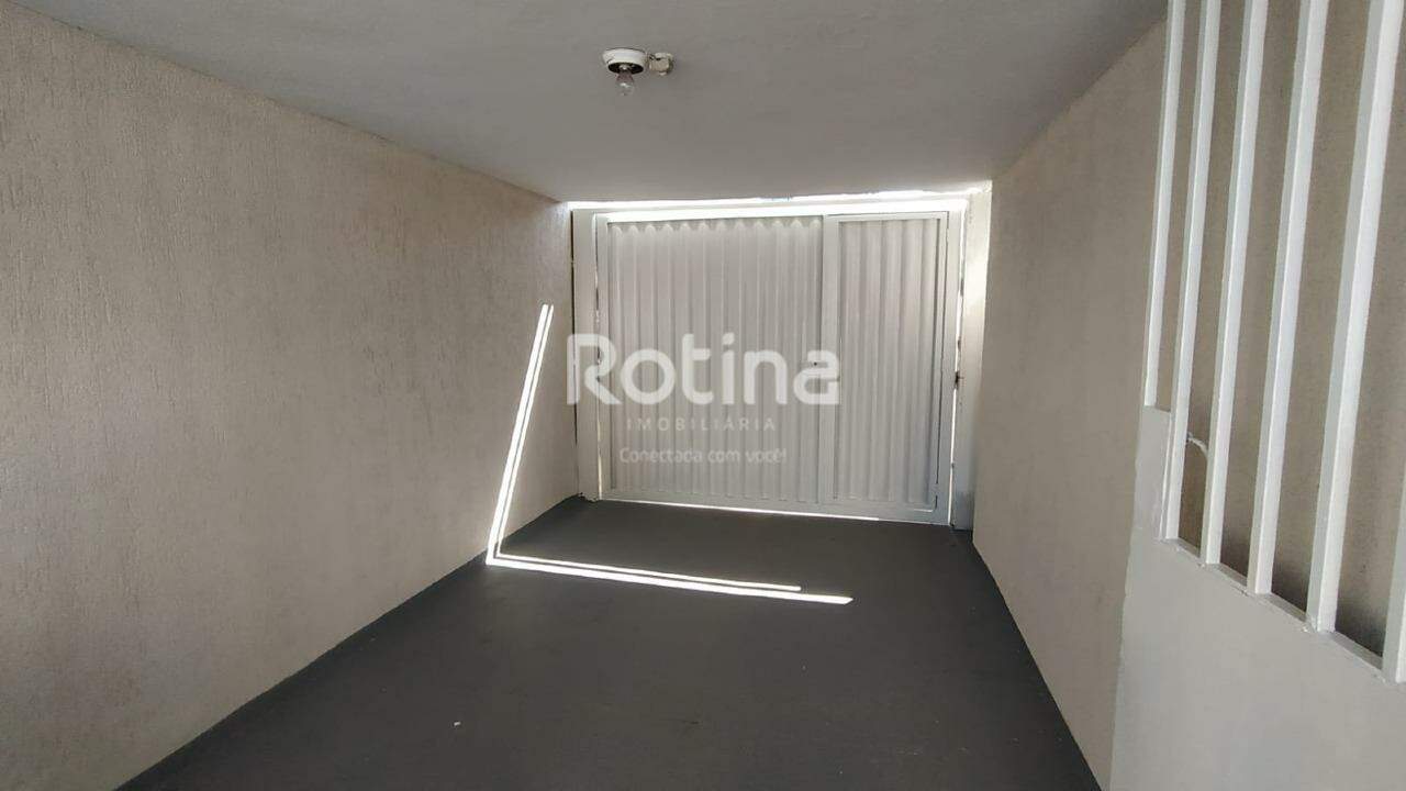 Casa para alugar, 3 quartos em Uberlândia no bairro Nossa Senhora Aparecida no valor de R$ 1.400,00 - Rotina Imobiliária: 