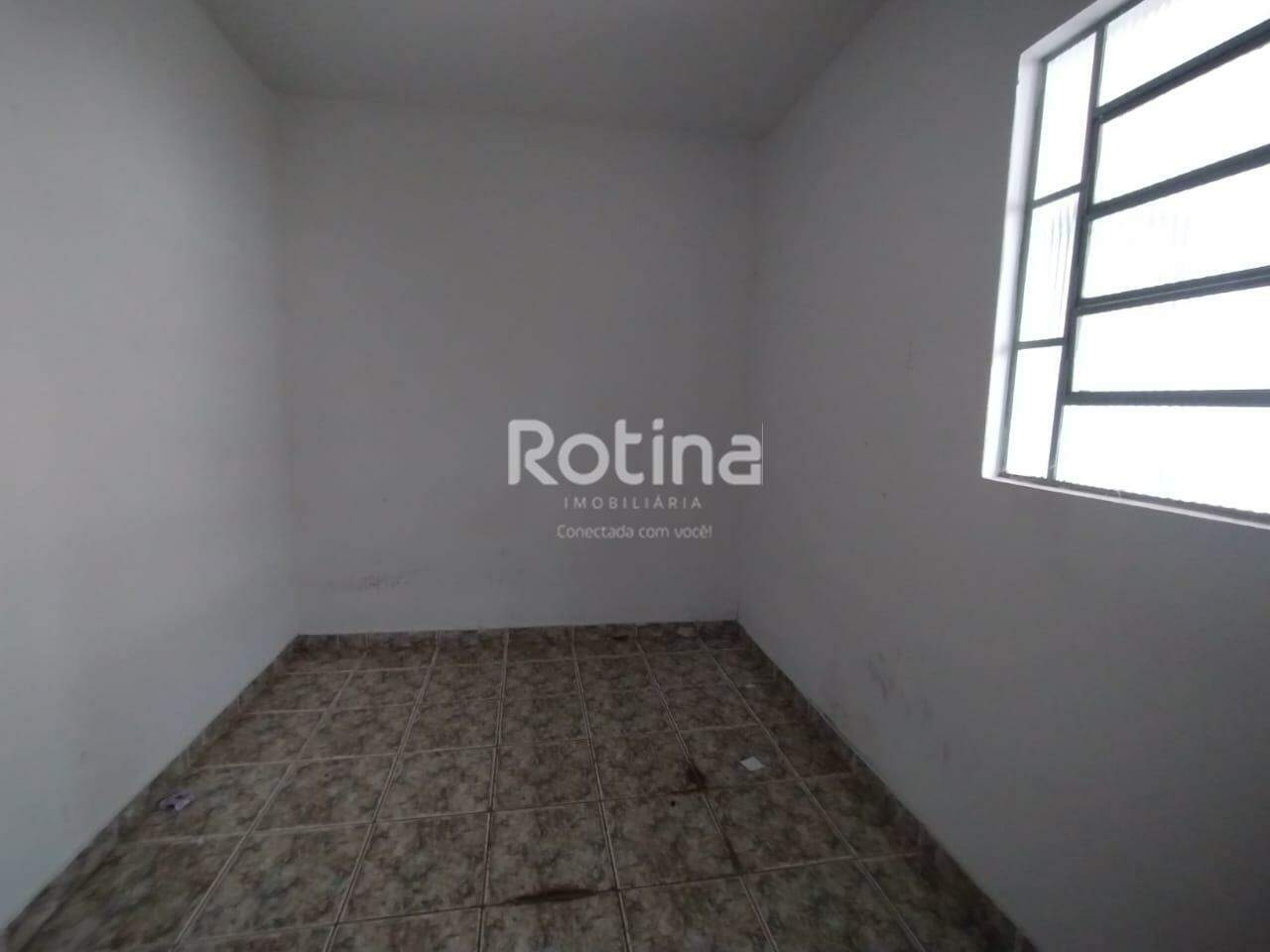 Casa para alugar, 2 quartos em Uberlândia no bairro Nossa Senhora Aparecida no valor de R$ 950,00 - Rotina Imobiliária: 