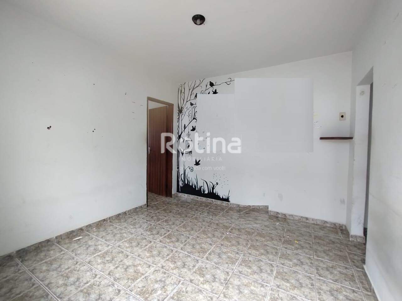 Casa para alugar, 2 quartos em Uberlândia no bairro Nossa Senhora Aparecida no valor de R$ 950,00 - Rotina Imobiliária: 