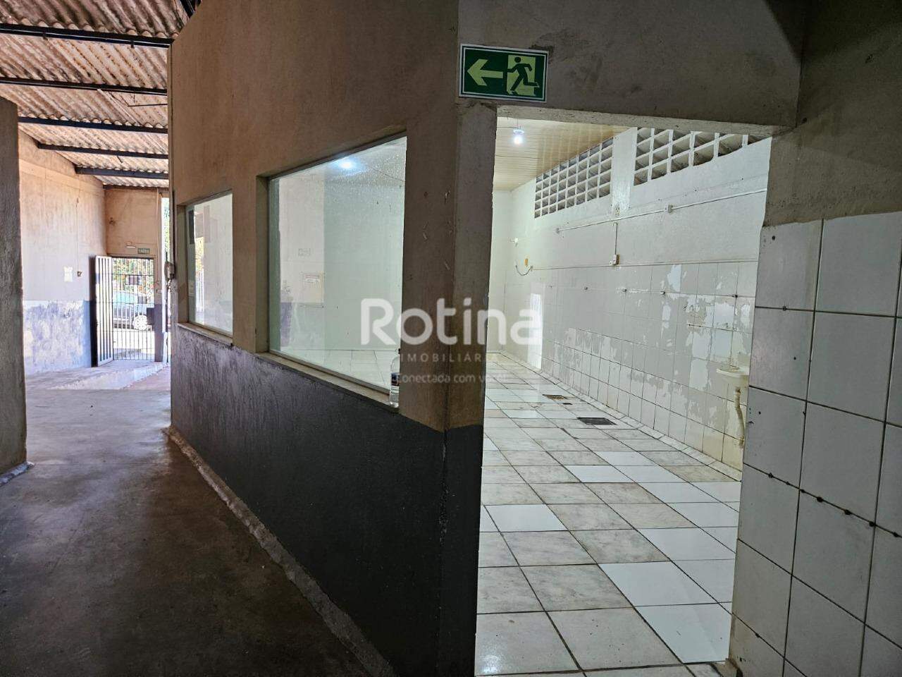 Galpão para alugar, em Uberlândia no bairro Jardim Brasília no valor de R$ 3.800,00 - Rotina Imobiliária: 