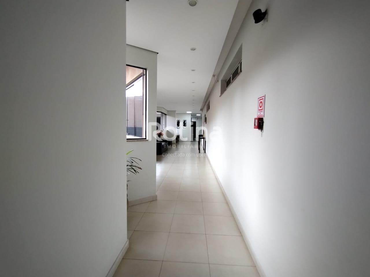 Apartamento para alugar, 3 quartos em Uberlândia no bairro Nossa Senhora Aparecida no valor de R$ 3.300,00 - Rotina Imobiliária: 